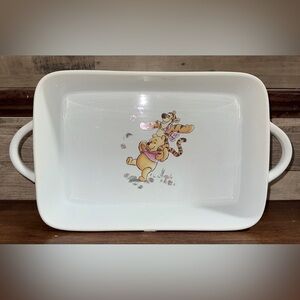 Cute 🥰 Winnie the Pooh & Friends Christmas Holiday Roaster Pan Casserole Dish